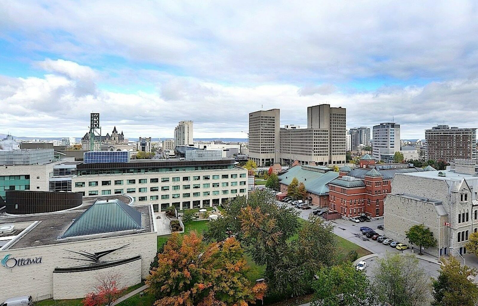 Ottawa Embassy Hotel & Suites Εξωτερικό φωτογραφία