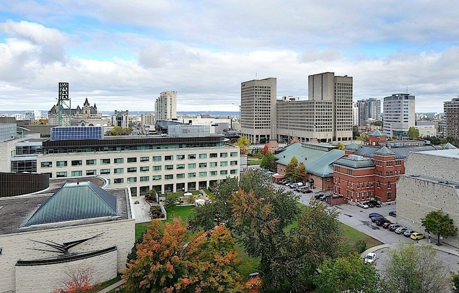 Ottawa Embassy Hotel & Suites Εξωτερικό φωτογραφία